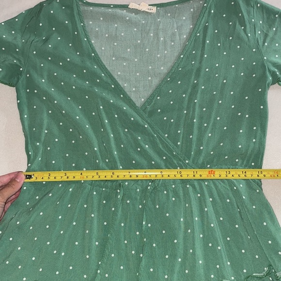 Green & White Polka Dot V-Neck Dress with Drawstring Waist - Picture 3 of 8
